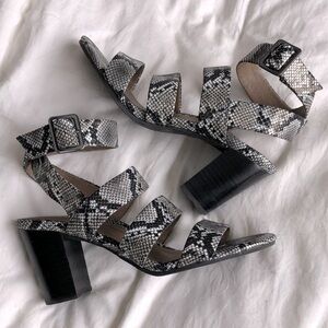 9.5 Vionic Blaire Snakeskin Sandals Leather Chunky Block Heel Wrap Ankle Strappy